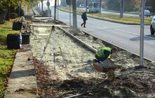 Фото 9: На вул. Княгині Ольги розпочали роботи з будівництва велосипедної доріжки та хідників