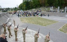 Фото 16: Сьогодні, у День Державного Прапора  України, національний стяг замайорів над могилами новітніх Героїв
