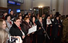 Фото 2: З нагоди 100-річчя бою під Крутами львів’яни підтримали загальноукраїнський флешмоб з виконання маршу «Героям Крут»