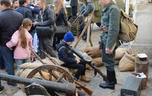 Фото 3: У Львові просто неба провели масовий урок історії з нагоди 100-річчя ЗУНР