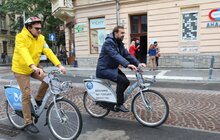Фото 31: У Львові вперше провели позачергове засідання виконавчого комітету на велосипедах