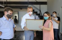 Фото 16: Мер Львова вручив компанії «Ензим» подяку за допомогу місту під час карантину