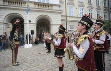 Фото 4: День вишиванки у Львові: на пл. Ринок виступив духовий оркестр «Львівські фанфари»