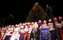 Фото 9: У Львові відкрили центральну міську ялинку