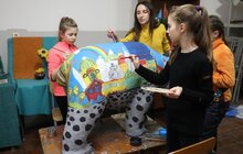 Фото 23: До Китайського нового року у Львові розмальовують 15 скульптур панд