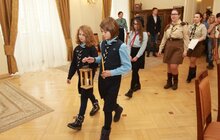 Фото 2: Пластуни та скаути передали мерії Вифлеємський вогонь миру