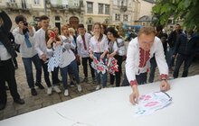 Фото 1: У Львові створили карту, яка показує різноманітність українських вишиванок