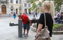 Фото 4: На площі Ринок запрацював питний фонтанчик