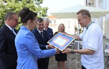 Фото 2: Міський голова відзначив колектив страхової компанії PZU з нагоди 100-річчя відкриття регіонального офісу у Львові