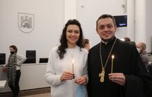 Фото 21: Львівські пластуни урочисто передали Вифлеємський вогонь миру місту