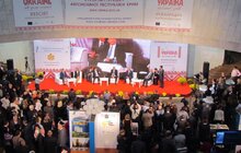 Фото 3: Стенд Львова в Києві оглянув Tалеб Ріфаї