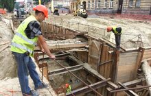Фото 3: Триває капітальний ремонт вул. Личаківської: на перехресті вул. Личаківська - вул. Мечникова встановлюють трамвайні плити