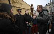 Фото 9: До Дня студента львівських левів одягнули у мантії