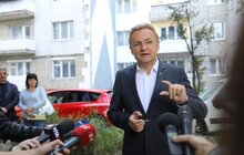 Фото 6: «Коли цей проект буде завершений, вартість опалення для людей буде на 50% дешевшою», — А. Садовий під час огляду робіт з термомодернізації будинку на вул. Патона, 27