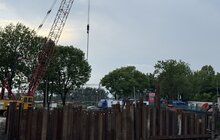 Фото 2: Будівництво шляхопроводу на вул. Шевченка — Ковча: для укріплення схилу влаштували спеціальну огорожу