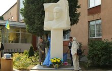 Фото 11: У Львові відкрили пам’ятник Василю Стусу