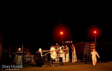 Фото 25: Відкриття фестивалю «Золотий лев» вуличною виставою «Вишневий сад» за п'єсою А. П. Чехова