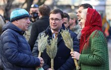 Фото 4: Напередодні Різдва у Львові встановили Різдвяного Дідуха