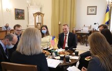 Фото 7: Американський дім, носії мови у львівських школах, залучення американських інвестицій: про що говорили Андрій Садовий та Крістіна Квін