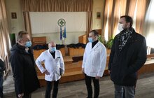 Фото 16: У 8-й міській лікарні облаштовують додаткове відділення для хворих на Covid-19 і додаткове реанімаційне відділення