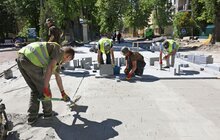 Фото 8: На вул. Пекарській тривають ремонтні роботи: повністю реконструкцію вулиці планують завершити до 1 вересня