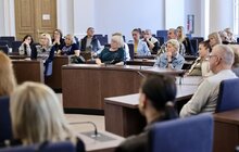 Фото 1: У мерії Львова зустрілися вже з понад 400 родинами полеглих, щоб обговорити ескіз Меморіалу Героїв України