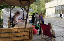 Фото 3: У парках Львова триває «Літня бібліотека»: львів’ян запрошують читати книги та відпочивати просто неба