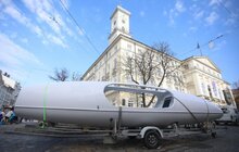 Фото 2: У центрі Львова розмістили човен, на якому львів’янин підкорить Атлантичний океан