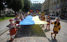 Фото 9: На пр. Свободи відбулося урочисте проходження з нагоди Дня Героїв