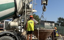 Фото 1: На шляхопроводі на Рясне розпочали бетонування одного з ключових елементів споруди