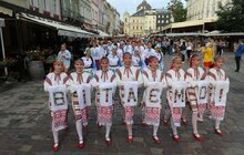 Фото 2: Центром Львова пройшов марш-парад учасників Х фестивалю «Етновир»