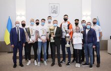 Фото 6: За титул Чемпіона України волейбольна команда «Барком-Кажани» отримала від міста 100 тисяч гривень