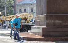 Фото 5: В центрі міста помиють 6 пам’ятників