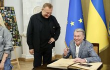 Фото 2: Вперше в історії: до Львова привезли всі три «Золоті мʼячі», які здобували українські футболісти (відео)