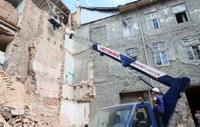 Фото 9: На пр. Свободи, 23 почали розбирати завали: протиаварійні роботи фінансуватиме власник сусіднього будинку (відео)