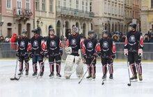 Фото 6: У центрі Львова День хокею — дружній матч зіграли між собою команди з Канади та зі Львова