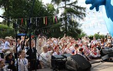 Фото 11: У Митрополичих садах Львова вдруге відбулися «Великодні гаївки з Владиками»
