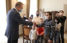 Фото 4: Місто спільно з опікунами придбало 3 квартири дітям, позбавленим батьківського піклування, та 1 квартиру багатодітній сім’ї