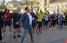 Фото 8: Мер Львова привітав учасників «Run the World. Львівський напівмарафон»