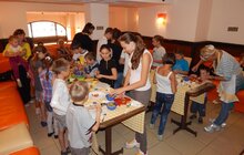 Фото 3: З нагоди Дня Батька, діти з потребуючих і сімей учасників АТО вчились мистецтву кулінарії
