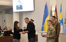 Фото 1: У мерії Львова 30 львів’ян посмертно нагородили «Почесним знаком Святого Юрія» за оборону Незалежності України (фото) 