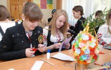 Фото 1: Сьогодні міський голова взяв участь у презентації творчої майстерні «Писанка добром весь світ зігріє» у гімназії «Гроно» 