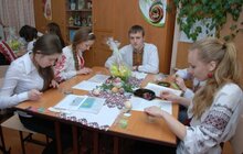 Фото 5: Сьогодні міський голова взяв участь у презентації творчої майстерні «Писанка добром весь світ зігріє» у гімназії «Гроно» 