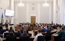 Фото 1: У Ратуші вручили дипломи 95 випускникам програми «Перший кар’єрний крок»