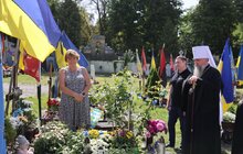 Фото 3: Митрополит Епіфаній сьогодні у Львові вшанував полеглих Героїв