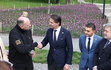Фото 1: 200 тисяч тюльпанів Нідерланди вже подарували Львову: чи побільшає їх у місті наступного року? (відео)