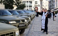 Фото 5: Львівська співачка Ірина Федишин купила ще 20 авто для ЗСУ за кошти зі своїх концертів Європою