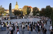Фото 21: У Львові вшанували памʼять жертв теракту в Оленівці