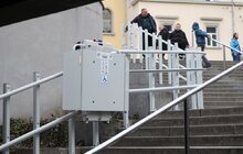 Фото 9: У центрі Львова, у підземному переході, встановили два електричні підйомники
