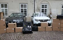Фото 5: Львів закупив і передав захисникам авто, квадрокоптери та зарядні блоки